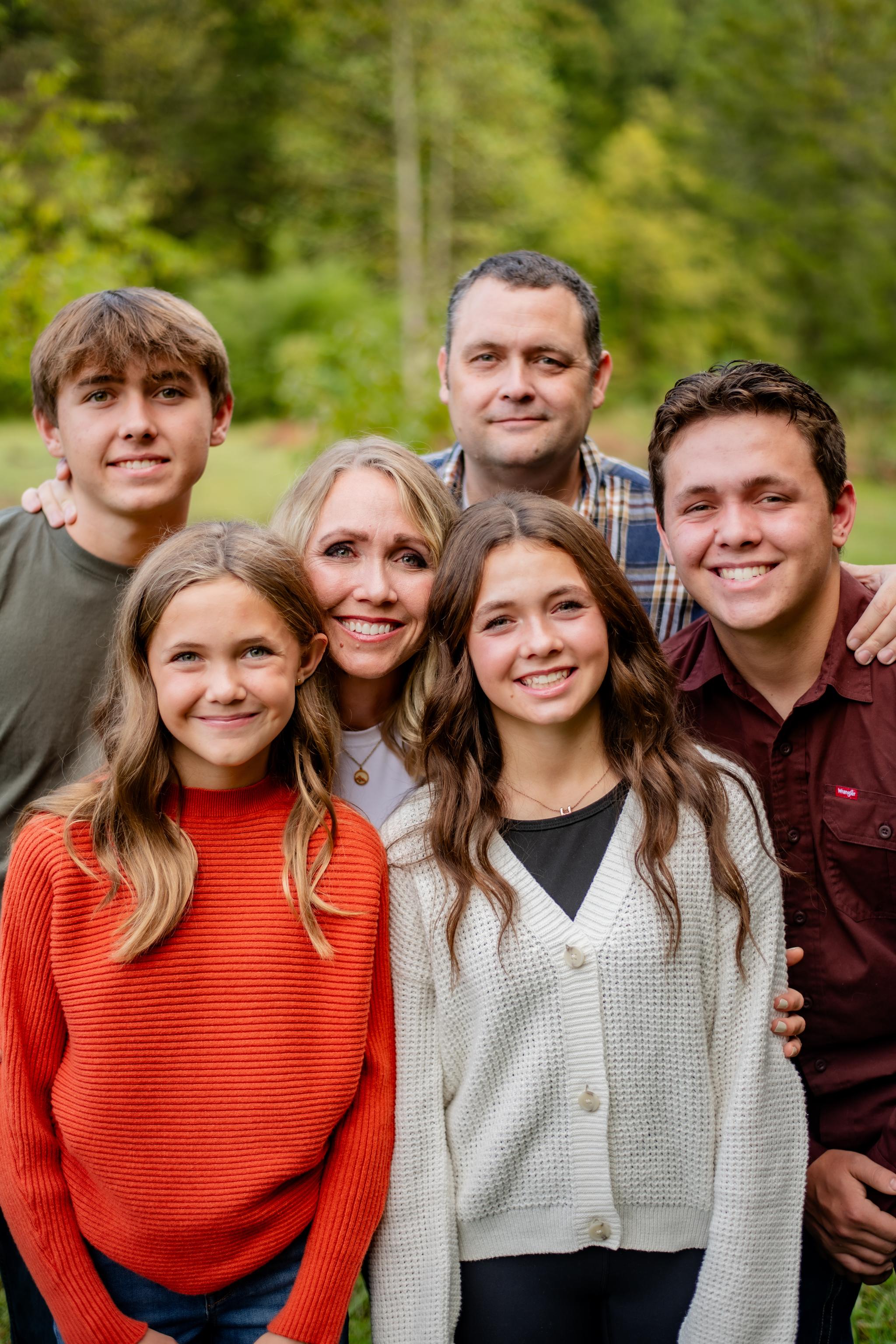 The Best Time of Year for Family Photos in Knoxville